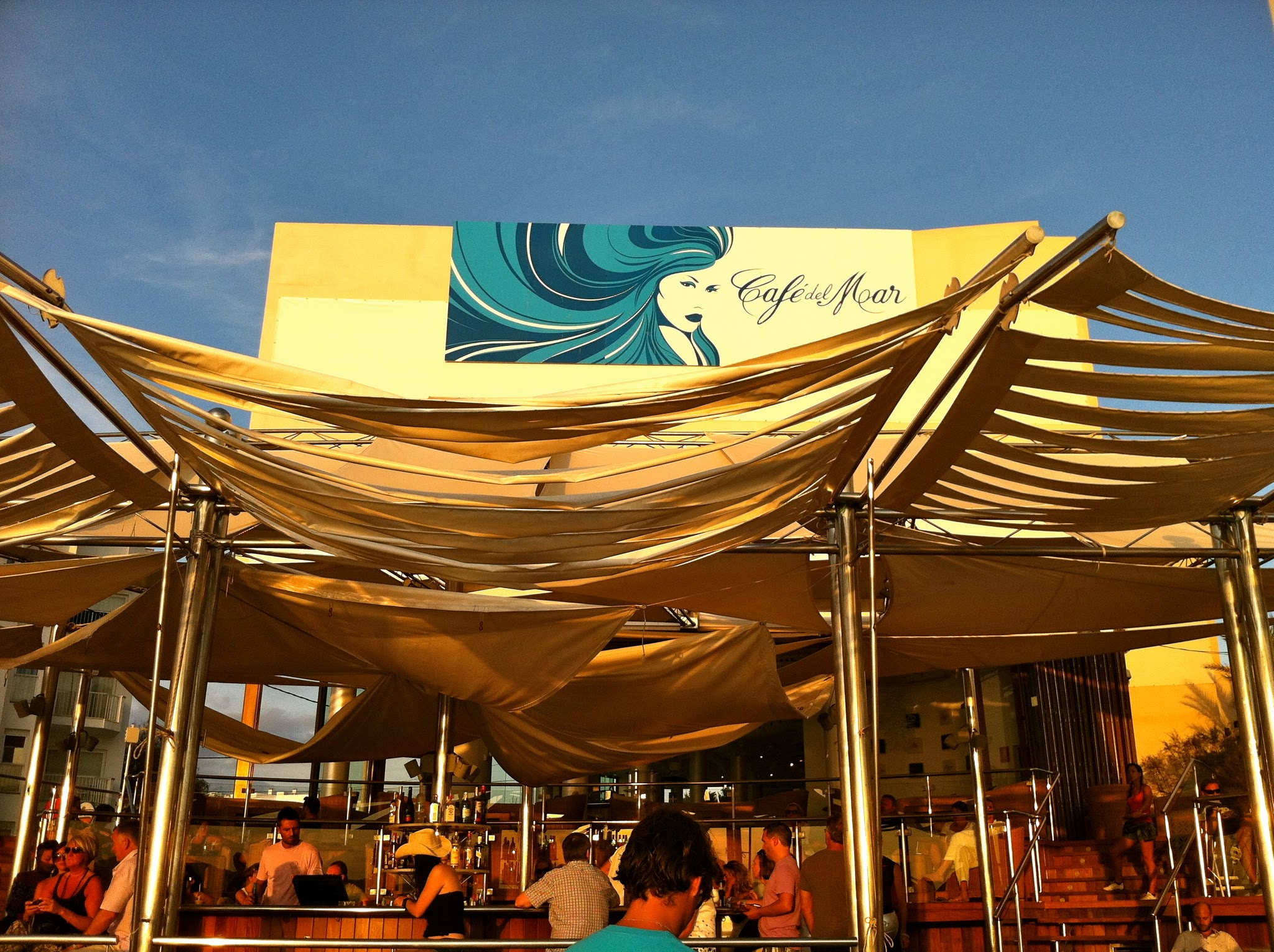 Café del Mar, Ибица. 2011 год.